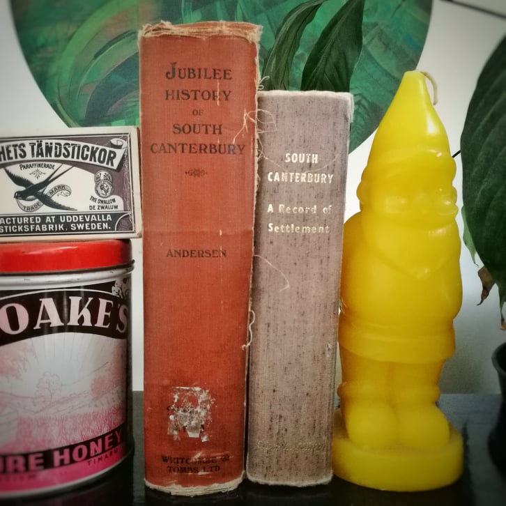 WuHoo JublieeHistoryofSthCanterbury 200407