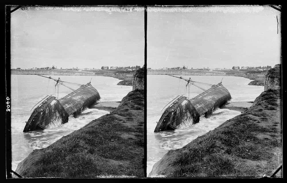 Timaru, "Ben Venue" stranded, stern, circa 1882, Dunedin, by Burton Brothers. Te Papa (C.025205)
