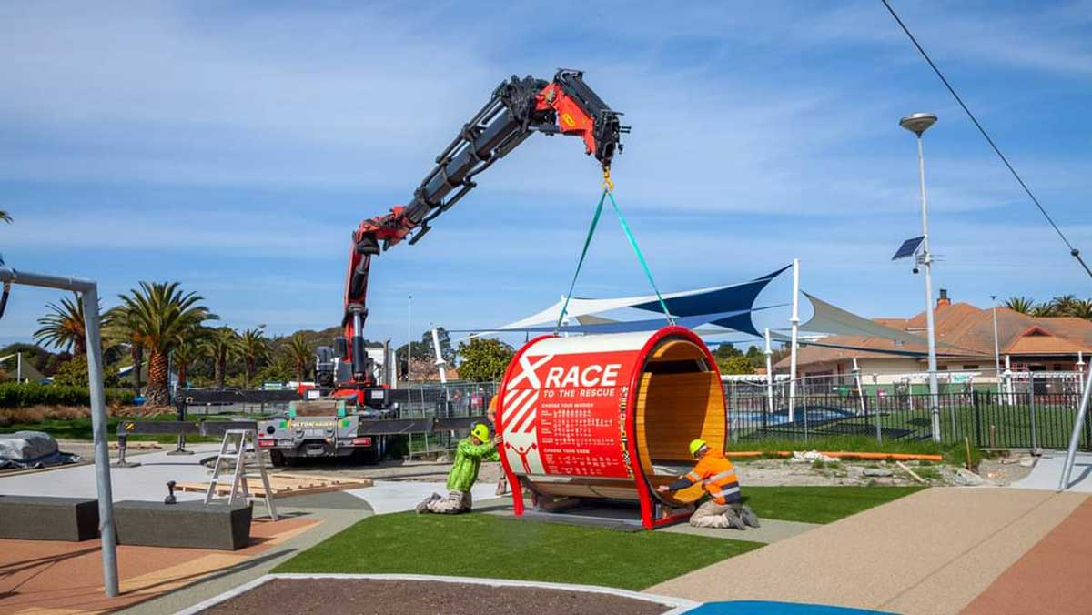 Race to the rescue arriving on site Design by Roselyn Fauth Photo Geoff Cloake