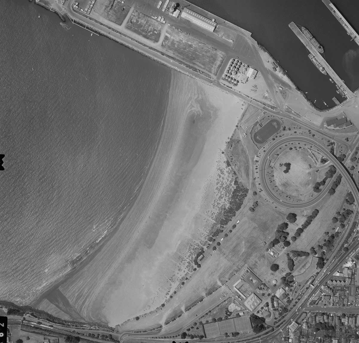 1982 CarolineBay ChangingCoastline 230630 takenFeb Taken 1982 Retrolens Linz Survey Number SN8032