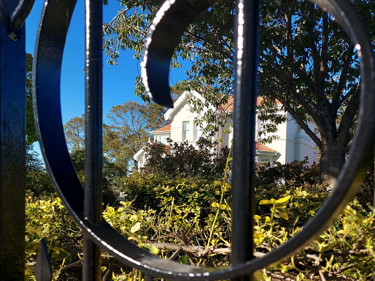 Aigantighe Gates Photo Roselyn Fauth March 2026 04