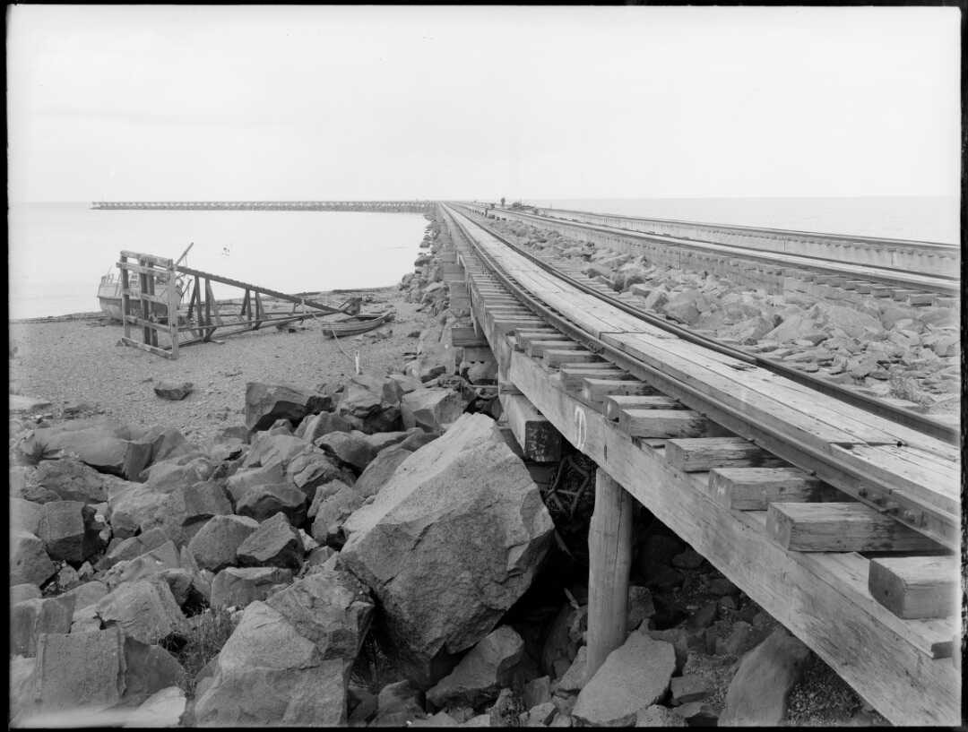 Breakwater Timaru 1880 nlnzimage The Press Collection Alexander Turnbull Library 692816
