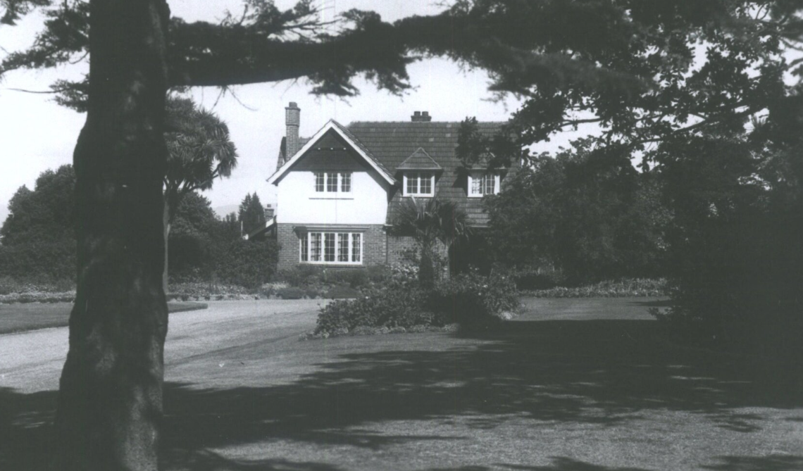 caretakers house timaru botanic gardens