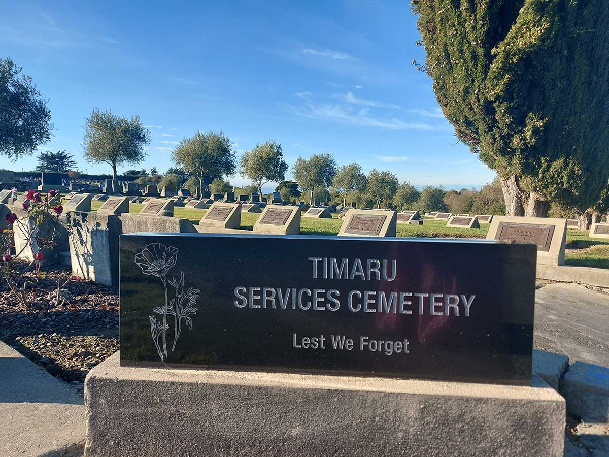 WarTour Cemetery RFauth 091520 02
